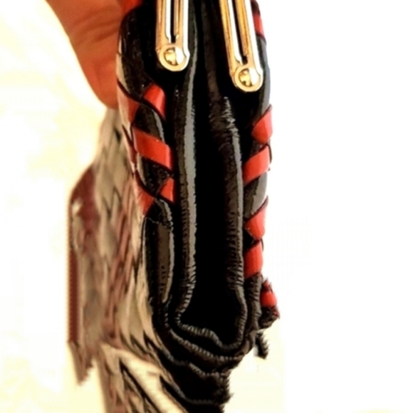 HOBO Int'l Black/Red Patent Leather Woven 'Lauren' Wallet/Clutch - Picture 12 of 12